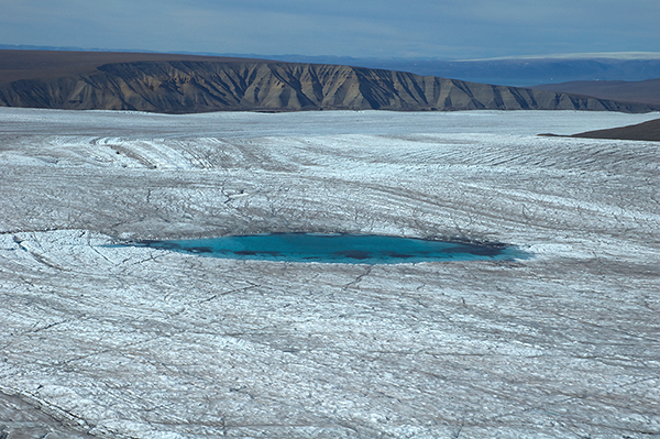 Glacial meltwater lake